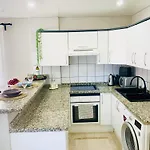 Large Terrace Jardin 아파트 *